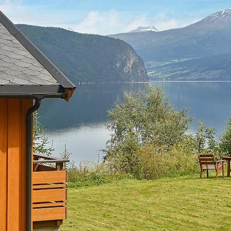 Three-Bedroom Holiday Home In Utvik 1 Reed 客房 照片